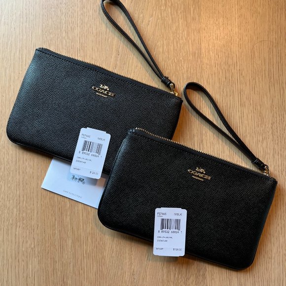 Black Coach Wristlet. Size: 8"x5". Brand new, never used - Picture 7 of 8